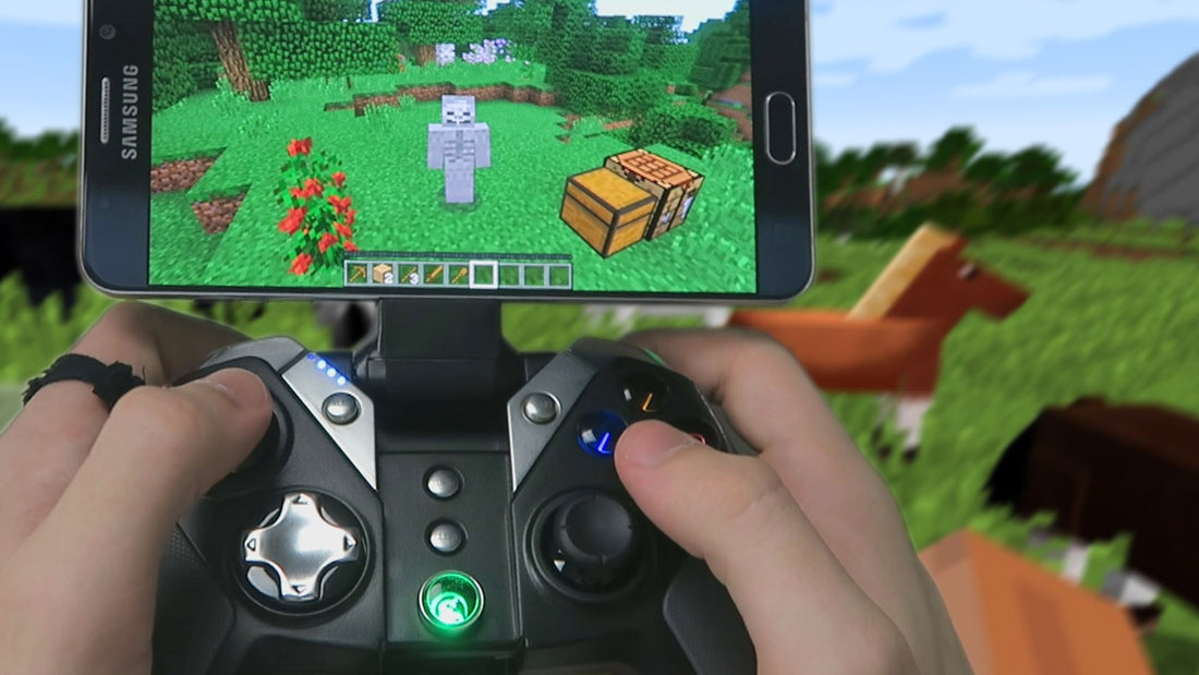 Minecraft: Pocket Edition - HOW TO USE A CONTROLLER! (Best Minecraft PE Controller / Gamesir G4s)